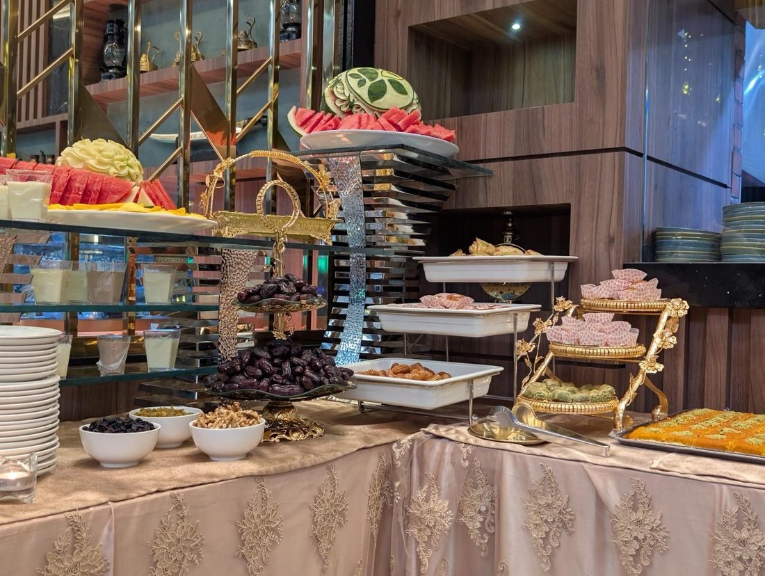 Buffet de dattes et de p&acirc;tisseries orientales