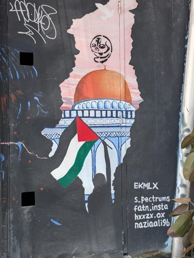 Street art sur une porte &agrave; Kuala Lumpur